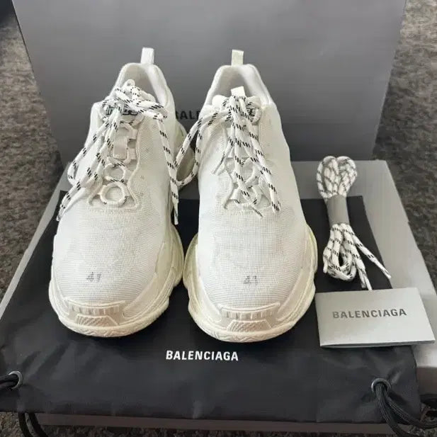 [BUNJANG] Balenciaga Triple S Sneakers White Mesh Size 41 / [민트급]발렌시아가 트리플S 스니커즈 화이트 41 메쉬