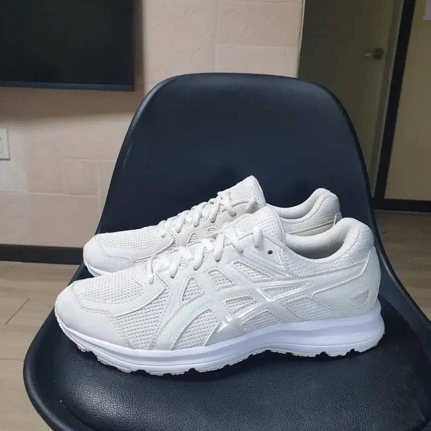 [BUNJANG] Asics Sneakers White (Size 260) / 아식스 운동화 화이트(260)