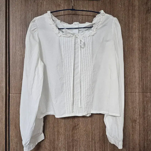 [BUNJANG] Lace Detail White Reversible Blouse / 레이스 디테일 화이트 양면 블라우스