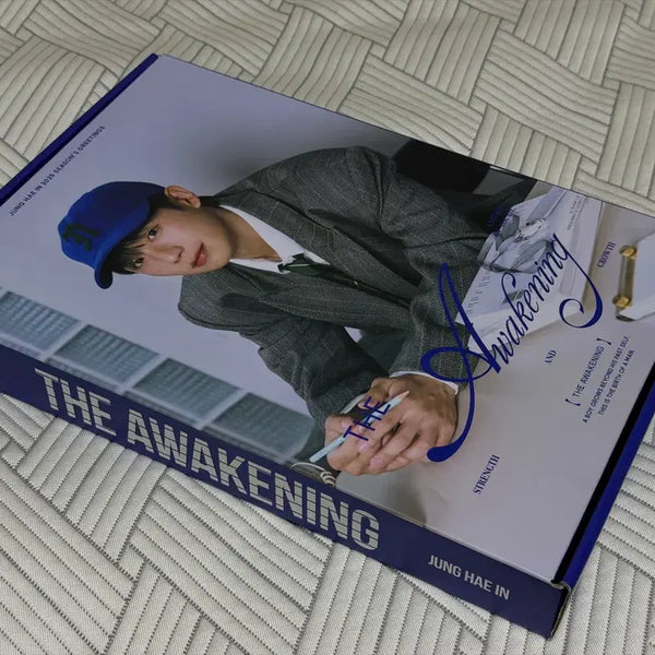 [BUNJANG] Jung Hae In 2025 Season's Greetings: The Awakening / 정해인 시즌그리팅 2025 (The Awakening)