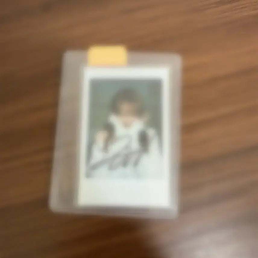 [BUNJANG] GFRIEND Yerin Signed Polaroid Lucky Draw Photocard / 여자친구 예린 싸인 폴라로이드 싸폴 양도합니다