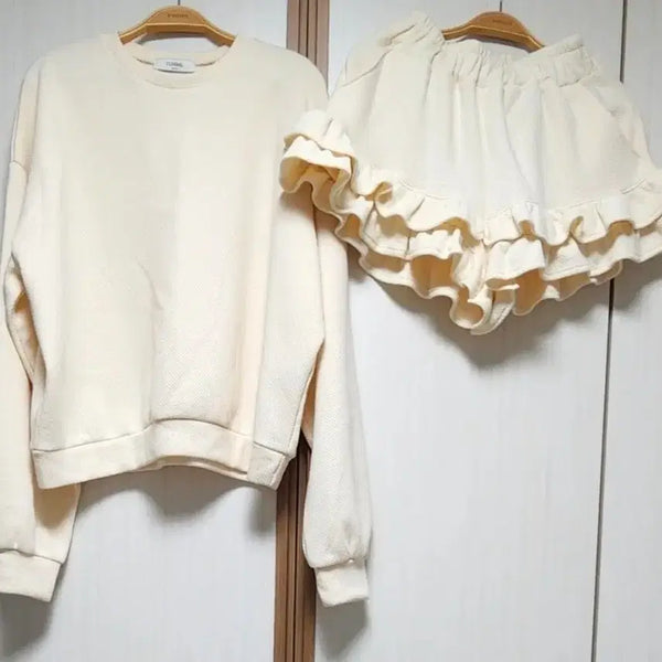 [BUNJANG] Cream Frill Short Sleeve Set / (새상품)크림색 프릴 반팔 세트