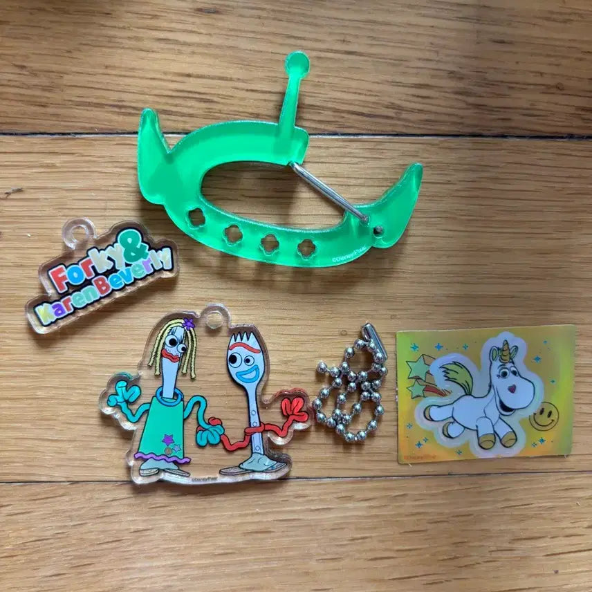 [BUNJANG] Kinder Joy Secret Toy Story Acrylic Stand & Keychain Set (Sealed) / [정품/미개봉] 킨더조이 시크릿 토이스토리 아크릴스탠드 및 키링