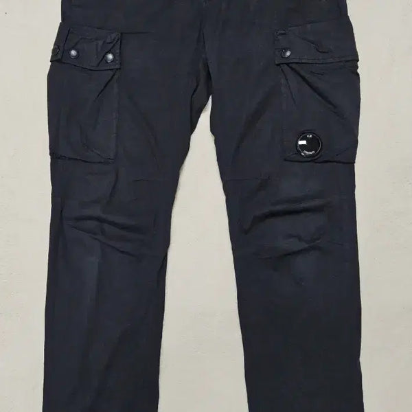 [BUNJANG] CP Company Lens Cargo Pants / CP 컴퍼니 렌즈 와펜 카고 팬츠 급처