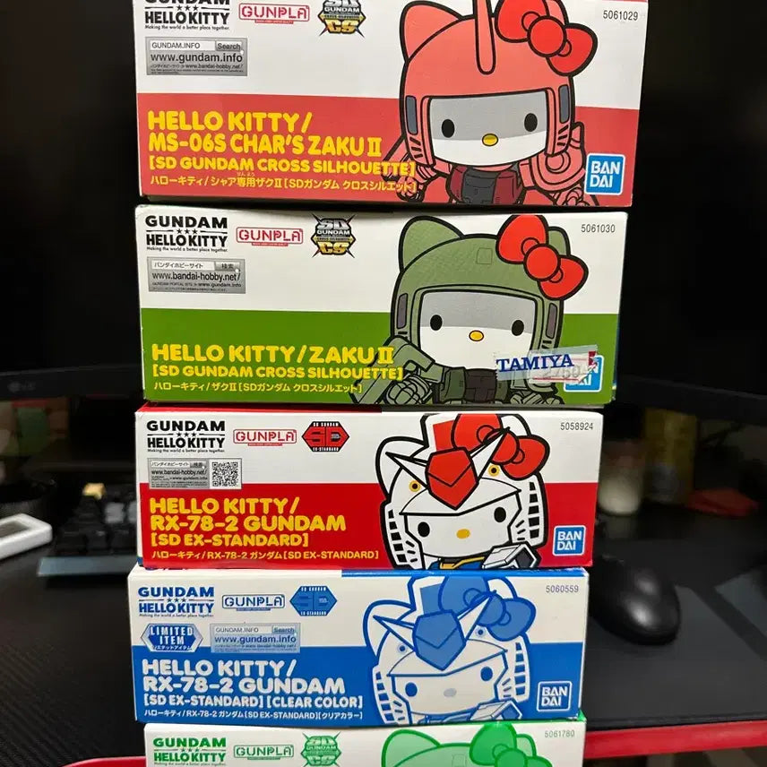 [BUNJANG] Gundam Hello Kitty 5-Piece Bundle Set / 건담 헬로키티 5종 미개봉 일괄로 팝니다