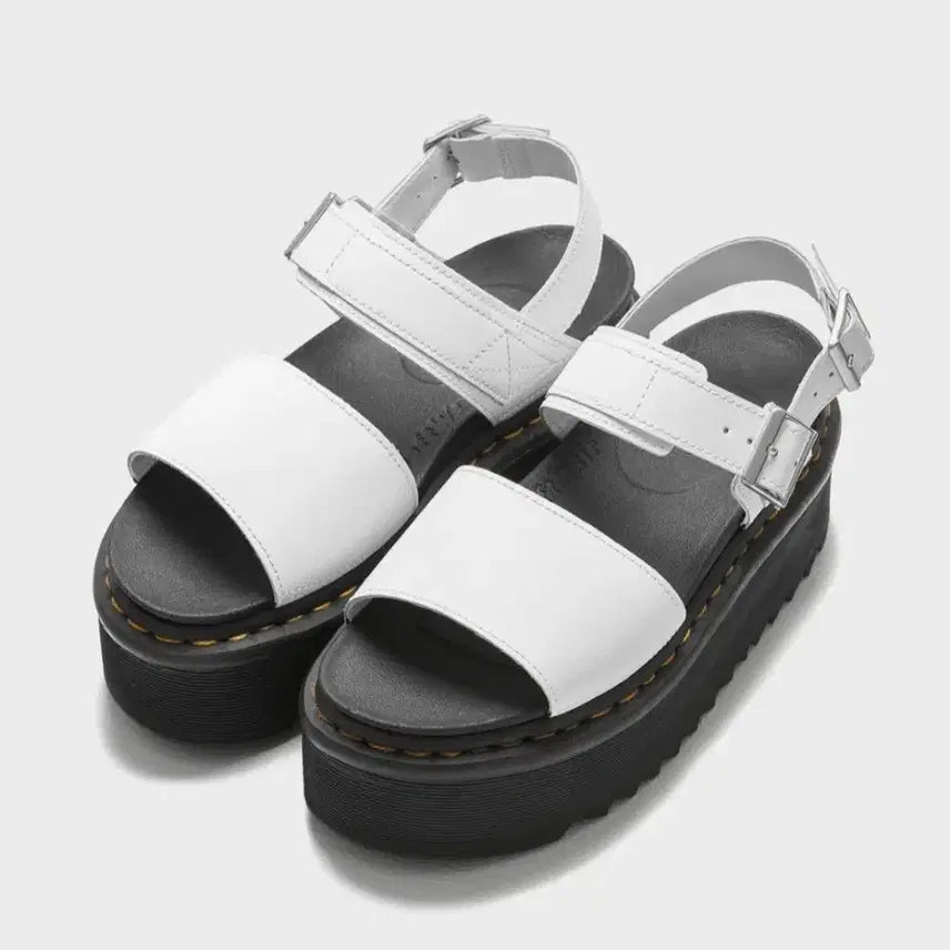 [BUNJANG] Dr. Martens Voss Quad Hydro White Sandals / 닥터마틴 보스쿼드 샌들
