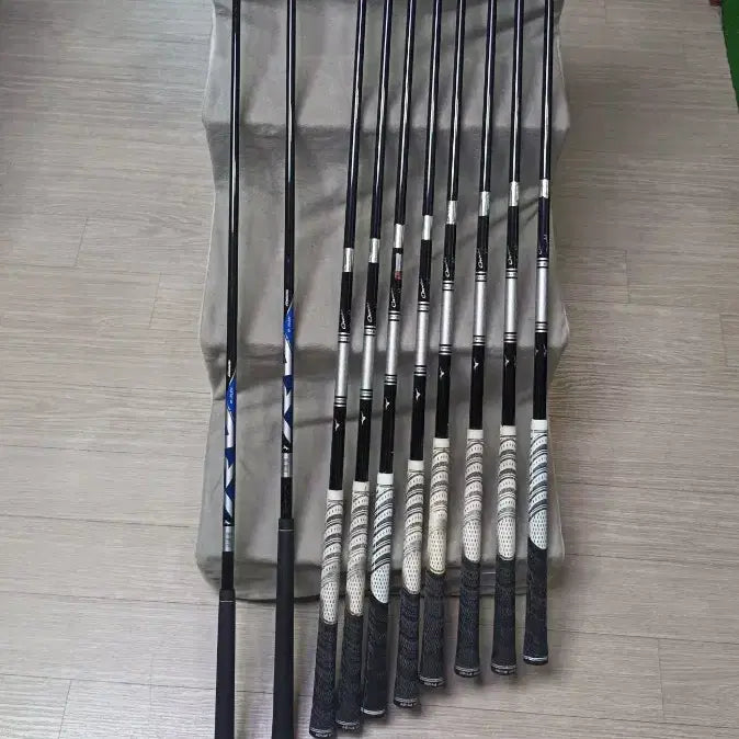 [BUNJANG] Mizuno Full Golf Club Set (8 Irons, Wood, Utility) / 아이언 8개,우드,유틸(미즈노)