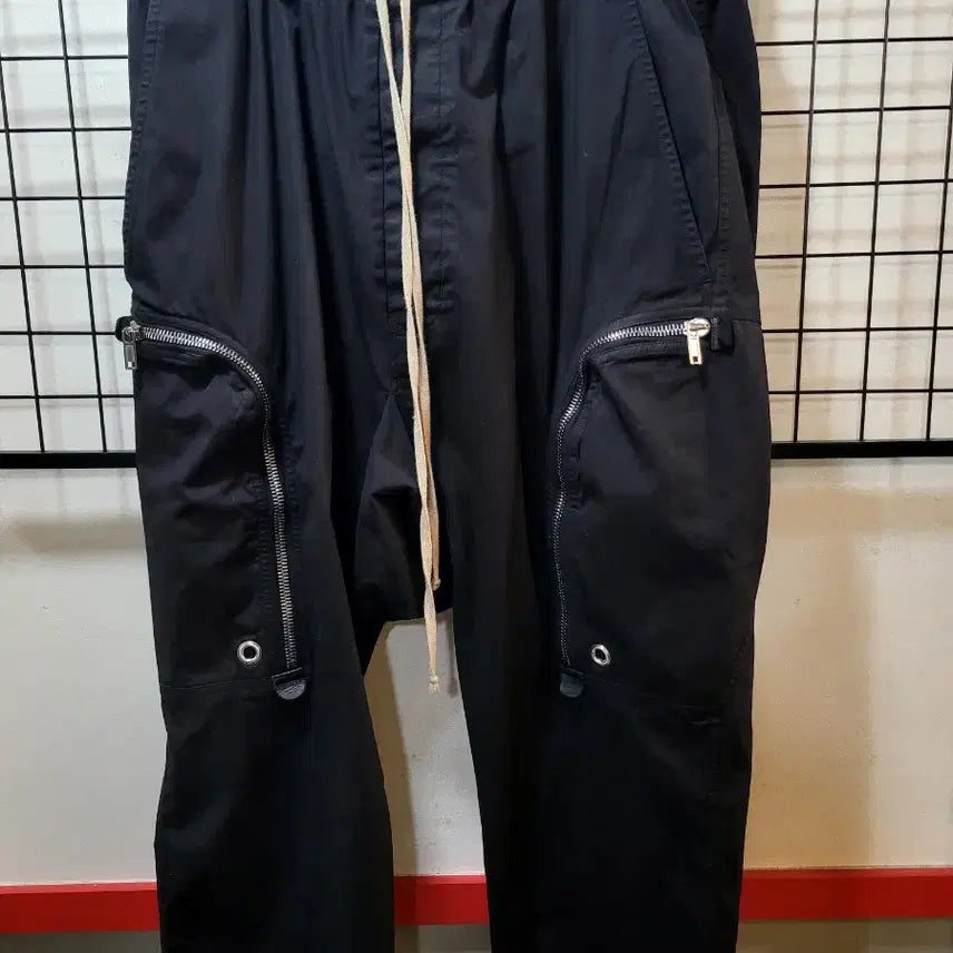 [BUNJANG] Rick Owens Bauhaus Dark Dust Cropped Cargo Pants / 정품 릭오웬스 바우하우스 다크 더스트 크롭 카고팬츠