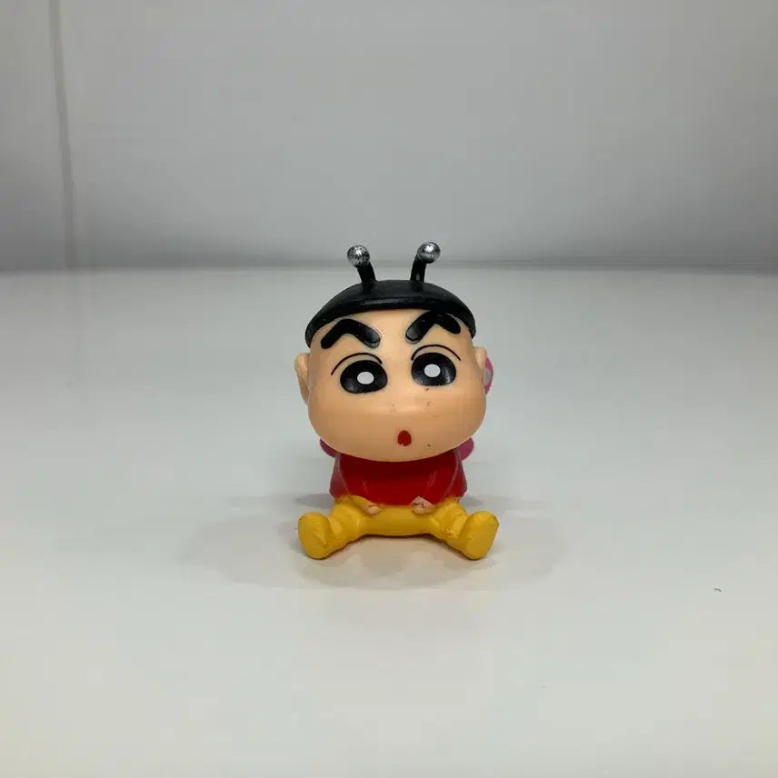[BUNJANG] Crayon Shin-chan Gachapon Figure / 짱구 가챠 피규어 나비