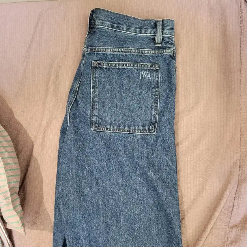 [BUNJANG] Uniqlo JW Anderson Straight Jeans Blue (Size 32) / 유니클로 JWA앤더슨 jw앤더슨 스트레이트진 64블루 (32)