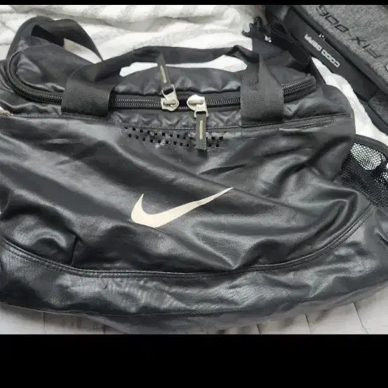 [BUNJANG] Nike Duffle Bag Black / 나이키 더플백 블랙