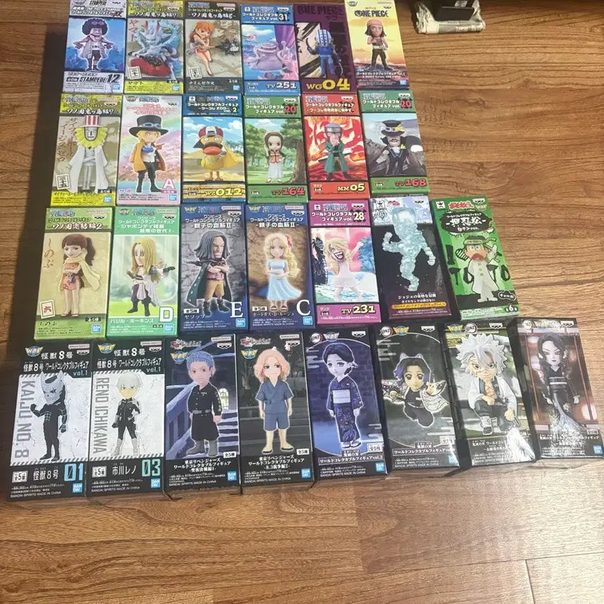 [BUNJANG] Demon Slayer, One Piece, Fruite Basket World Collectable Figure Bundle Set (Sealed) / 귀멸의칼날,원피스,과수8호 등 월콜 월드콜렉터블 피규어 미개봉 일괄 급처