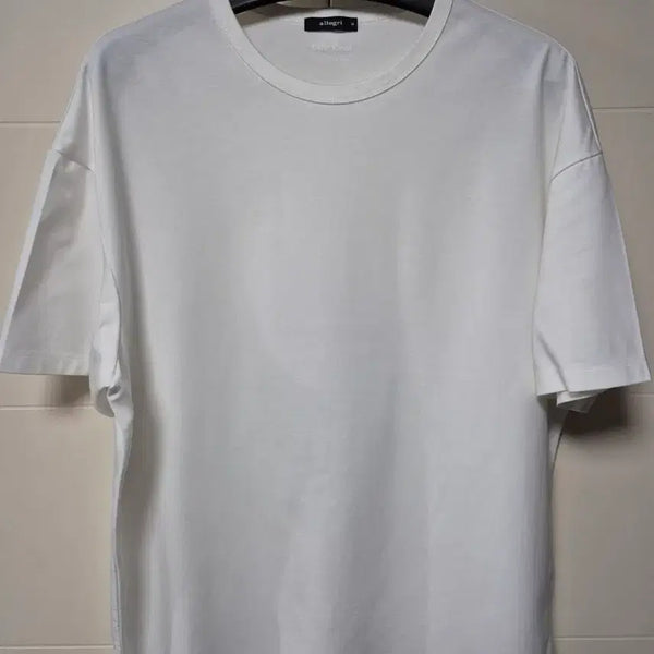 [BUNJANG] Allegri 24ss Lux Cool White Semi-Oversized Short-Sleeve T-shirt / (M) 24ss 알레그리 럭스쿨 화이트 세미오버 반팔티셔츠