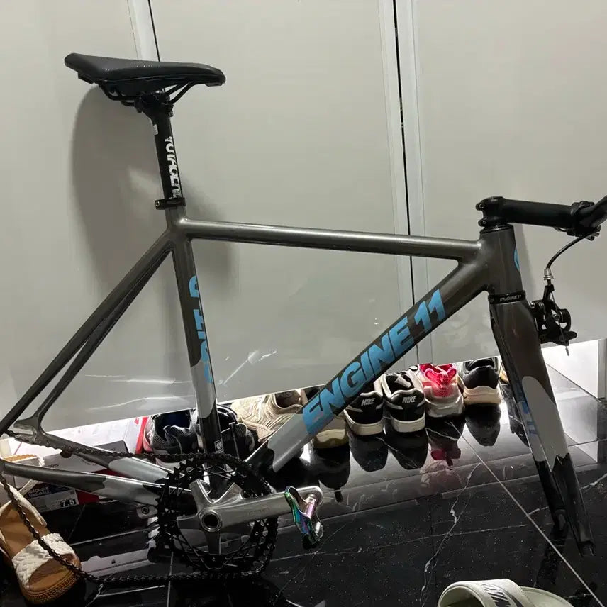 [BUNJANG] Engine11 Crit D Gunmetal Complete Bike Size S / 엔진11 크릿디 건메탈,옴니움 반차 급처
