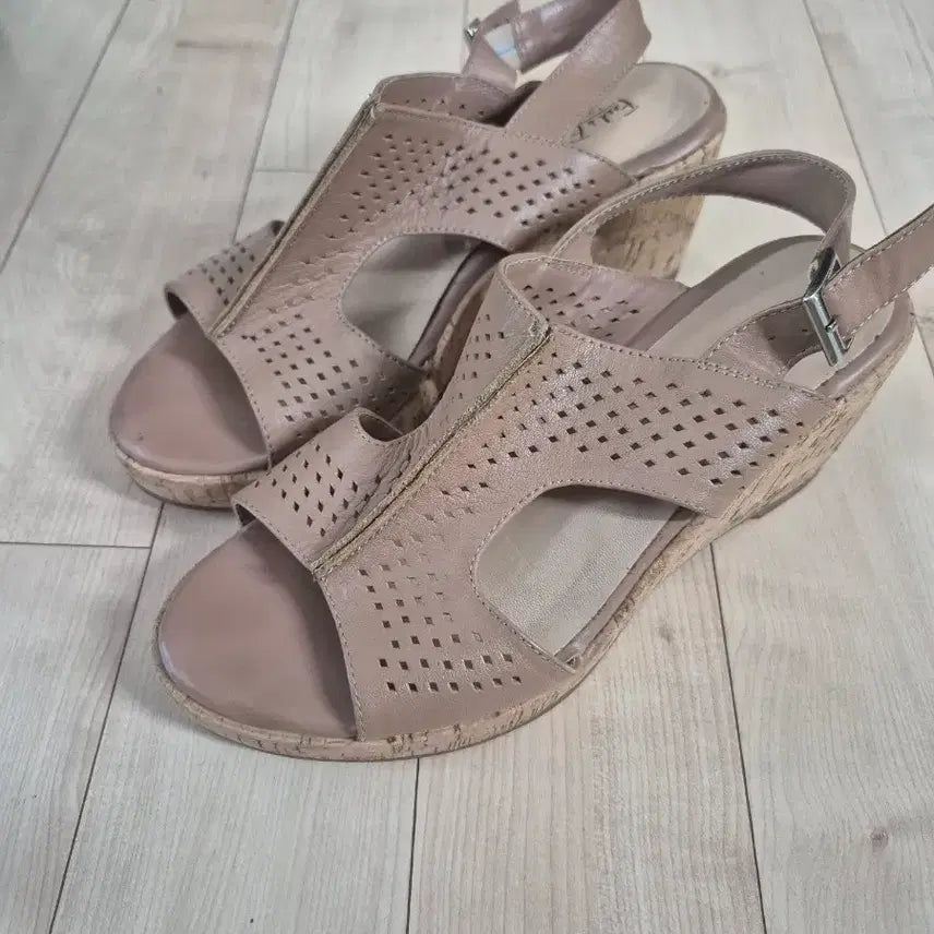[BUNJANG] Handmade Leather Sandals - Comfortable Fit (Size 250) / 수제화브랜드 샌들 가죽 발이편해요250