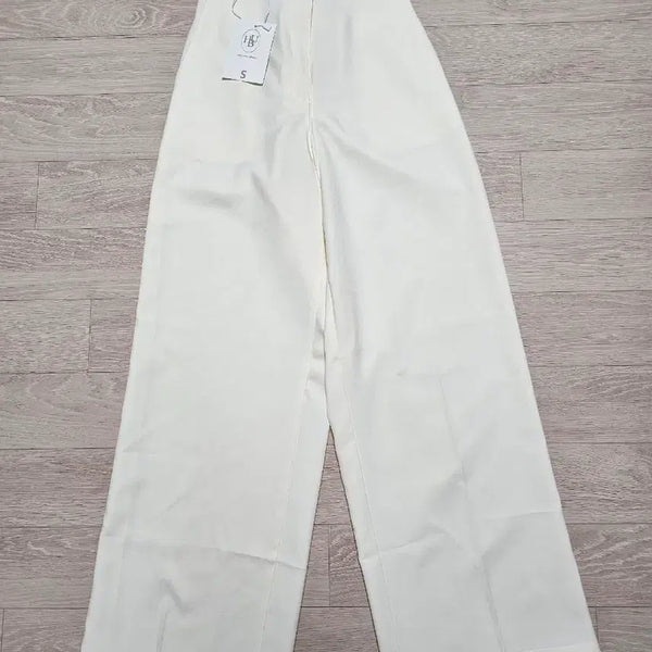 [BUNJANG] Ivory Wide Slacks (New with Tags) / 아이보리 와이드 슬랙스(택달린새거) 저렴하게