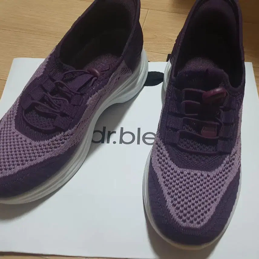 [BUNJANG] Women's Lightweight Sneakers / 250mm 여성 가벼운 경량 운동화 신발