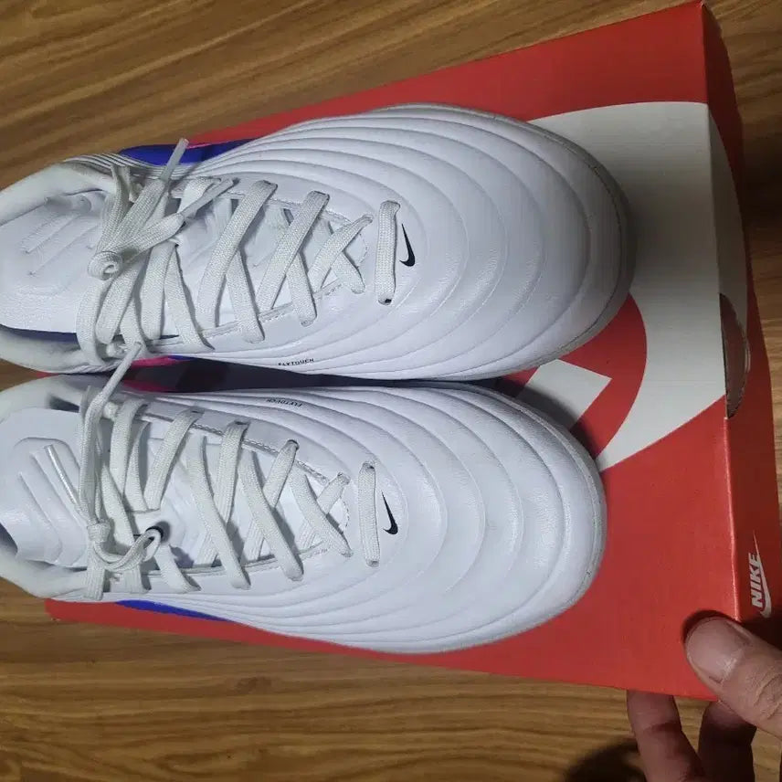 [BUNJANG] Nike Futsal Shoes White 270 / 나이키 풋살화 화이트 270 실착1회 새삥판메합니다