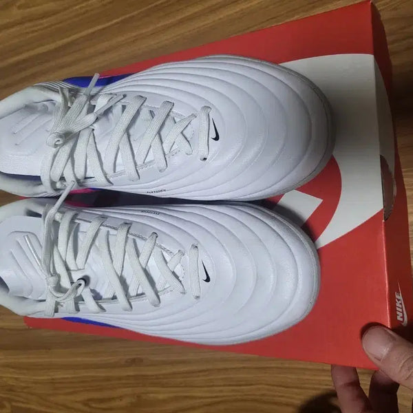 [BUNJANG] Nike Futsal Shoes White 270 / 나이키 풋살화 화이트 270 실착1회 새삥판메합니다