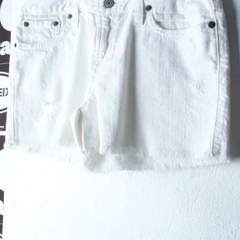 [BUNJANG] Polo Ralph Lauren Distressed White Denim Shorts / W(XS-S) 폴로 랄프로렌 반바지 팬츠 찢청 화이트 숏-P10541