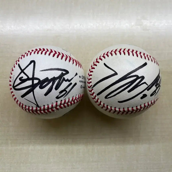 [BUNJANG] Doosan Bears Kim Sang-jin Autographed Baseball (Set of 2) / 두산베어스 김상진 싸인볼