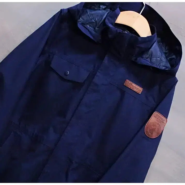 [BUNJANG] Treksta Gore-Tex Windbreaker Jacket (Men's 90) / 트렉스타 고어텍스 바람막이 자켓 (남성90)