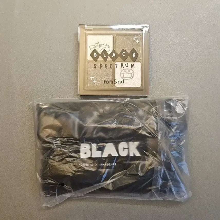 [BUNJANG] Rom&nd Black Spectrum Palette with Inafisquare Pouch Set / 롬앤 블랙 스펙트럼 팔레트 + 파우치 이나피스퀘어