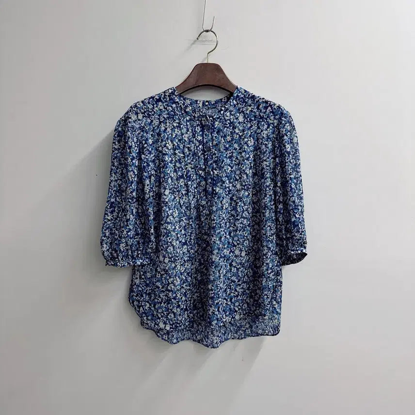 [BUNJANG] The AtG Blue Floral Chiffon Blouse / 더엣지 AtG 블루 플라워 잔꽃무늬 쉬폰 블라우스