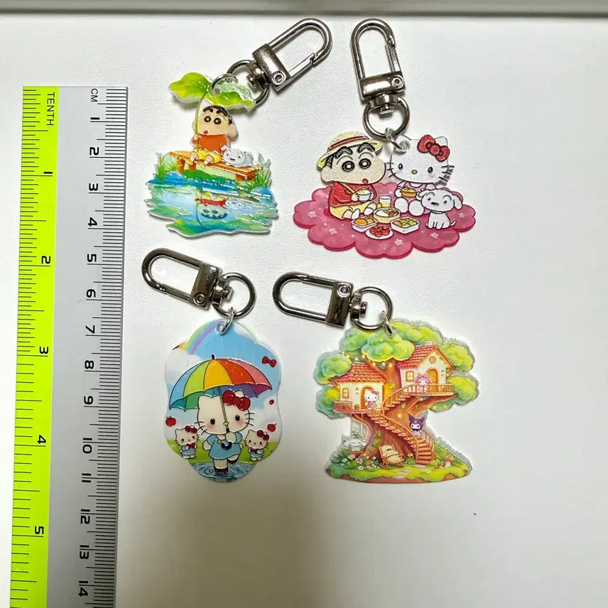 [BUNJANG] Crayon Shin-chan x Hello Kitty Acrylic Keychain / 짱구 키티 디자인 아크릴 키링