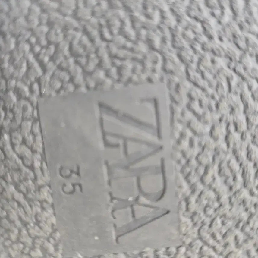 [BUNJANG] ZARA Women's Size 35 Slip-On Slides / ZARA 35슬리퍼