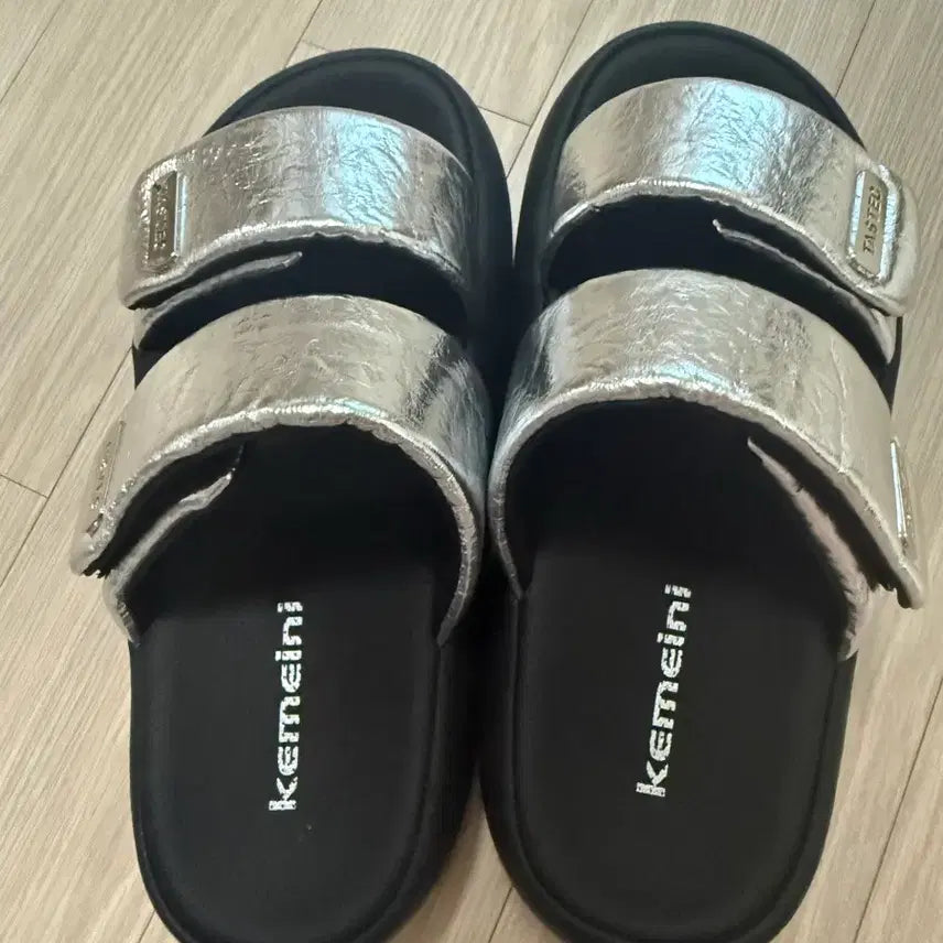 [BUNJANG] Two-Strap Velcro Sandal Slippers 245 / 더블찍찍이 실버 샌들 슬리퍼 245 (새상품) 5cm정도
