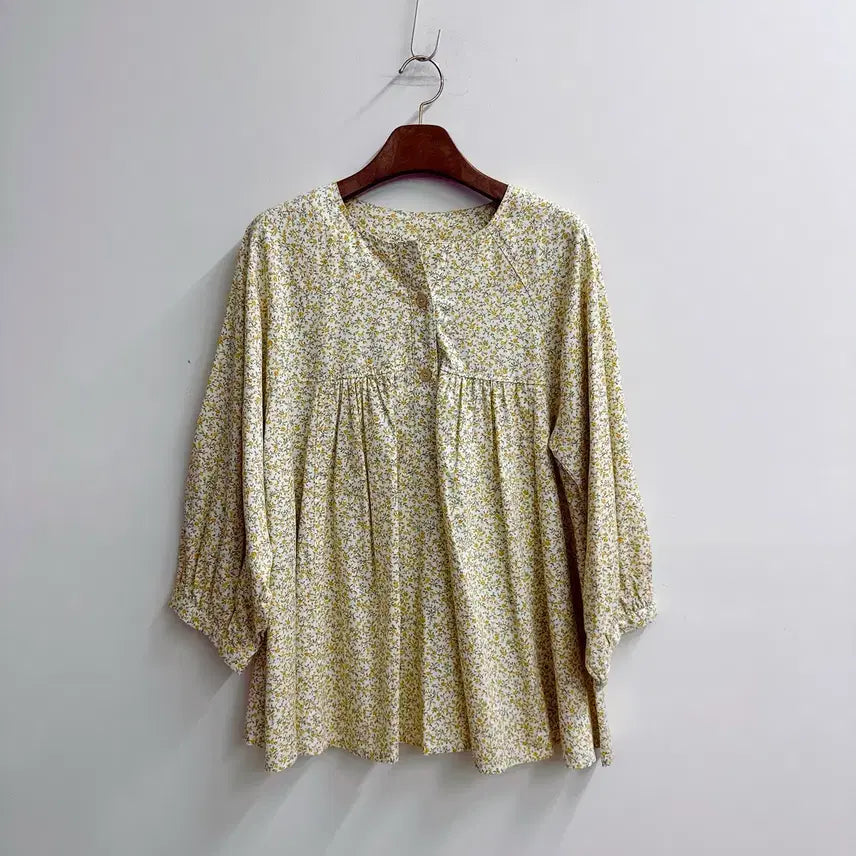 [BUNJANG] Yellow Small Floral Pattern Balloon Sleeve Blouse / 옐로 잔꽃무늬 패턴 볼륨 플로어 블라우스