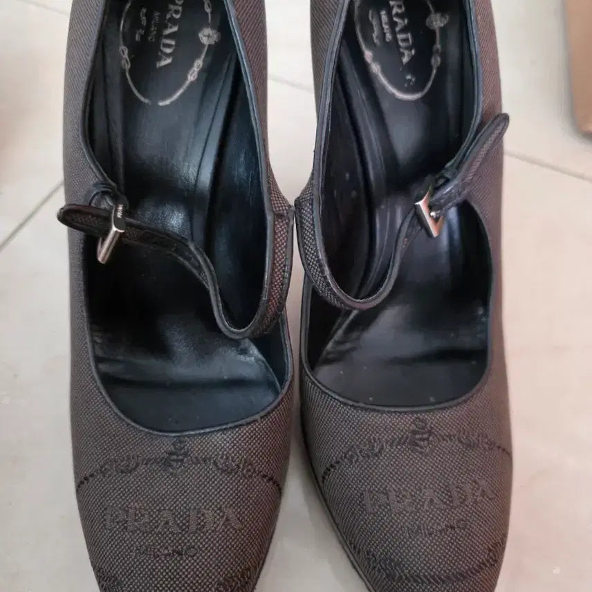 [BUNJANG] Prada Heels Size 255 / 프라다 정품 힐 255