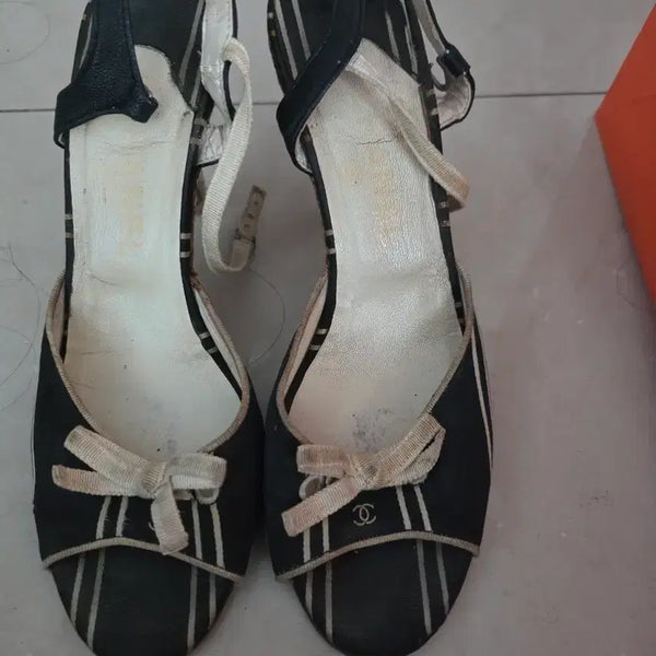 [BUNJANG] Chanel Navy White Stripe Ribbon Ankle Strap Heels / 샤넬 발목 스트렙 힐 245