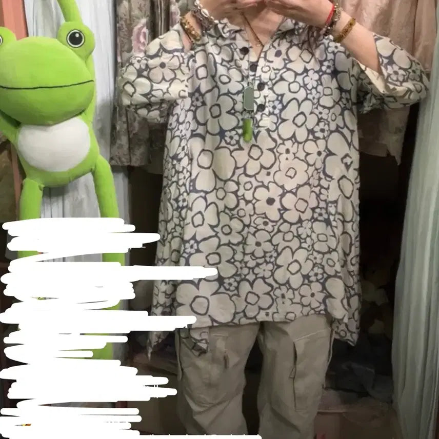 [BUNJANG] Kamome San Sou Vintage Coord Set Flower Pattern Blouse Cargo Pants / 카모메산장 빈티지 코디 세트 카고 팬츠 블라우스 아오이유우