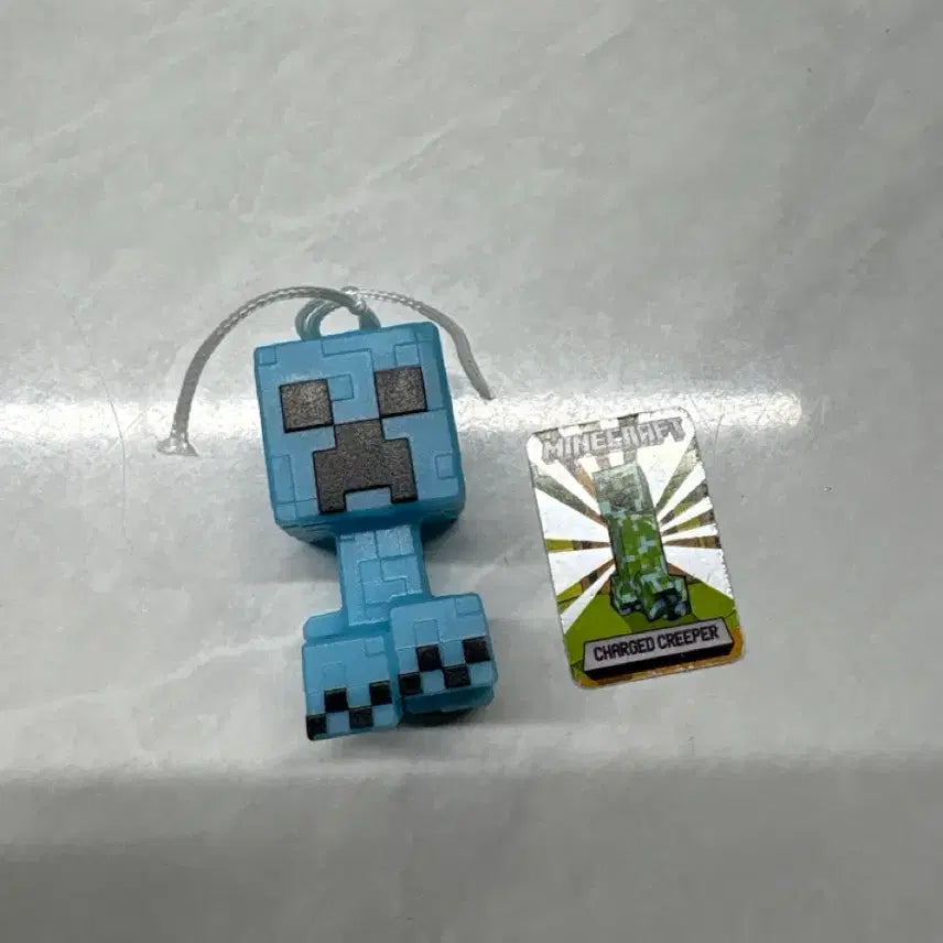 [BUNJANG] Mark Kinderjoy Charged Creeper Photocard / 마크 킨더조이 충전된 크리퍼