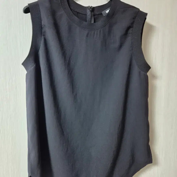 [BUNJANG] DKNY Sleeveless Blouse Black M / (25년) 한섬 DKNY 민소매 블라우스  블랙 M