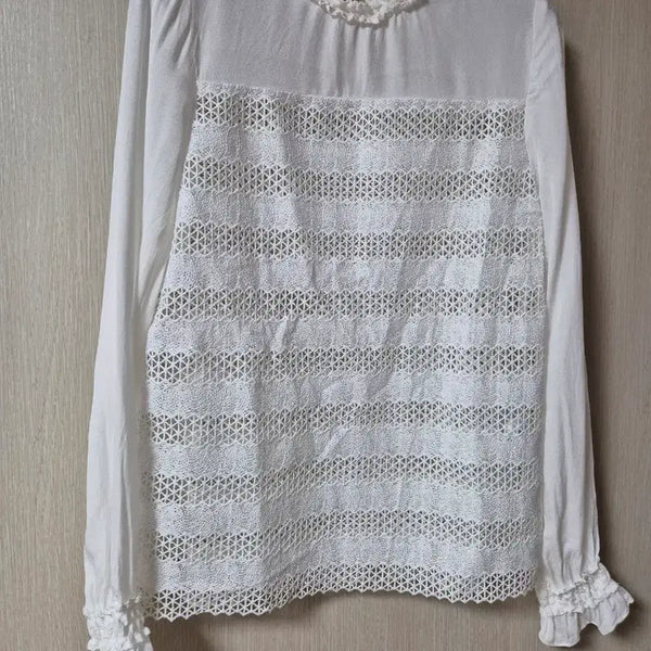 [BUNJANG] Maje Embroidered Blouse Size 1 / (정품) 마쥬 블라우스 자수 블라우스 1사이즈
