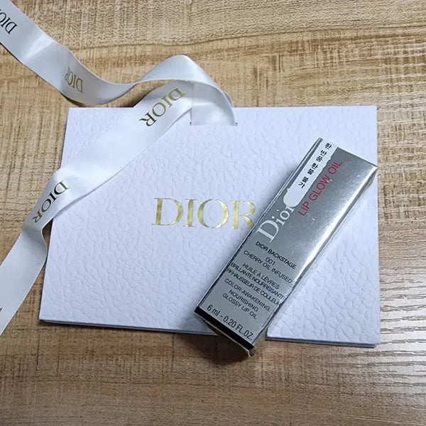 [BUNJANG] Dior Addict Lip Glow Oil 001 Pink (Sealed New) / 디올 어딕트 립 글로우 오일 001 핑크 (미개봉새상품)