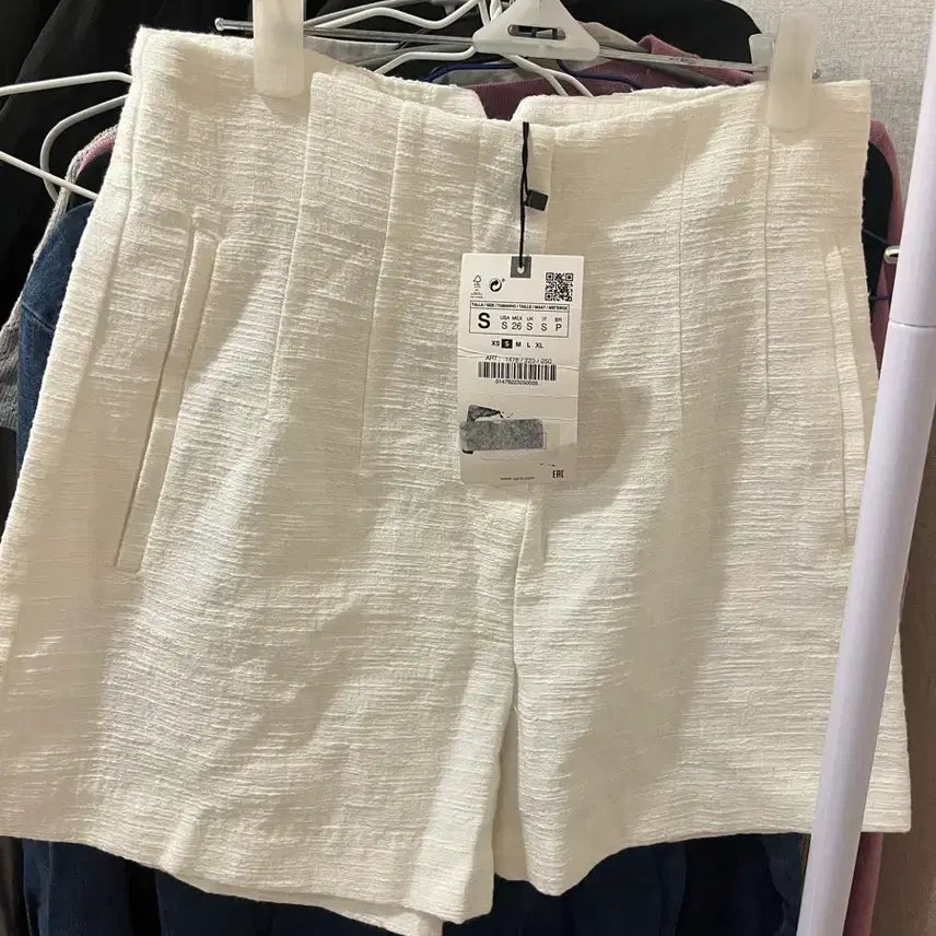 [BUNJANG] Zara White Textured Shorts Size S / 자라 화이트 텍스처 반바지 S