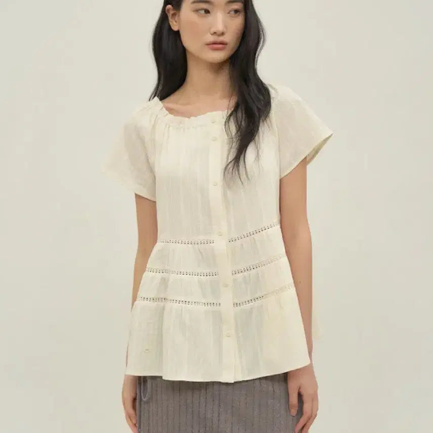 [BUNJANG] Auro Lace Flare Blouse / 새상품) 아우로 레이스 플레어 블라우스 / 타낫 온트 시예 리즈 르플레인