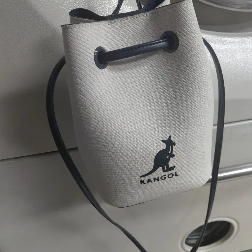 [BUNJANG] Kangol Crossbody Bag / 캉골크로스백