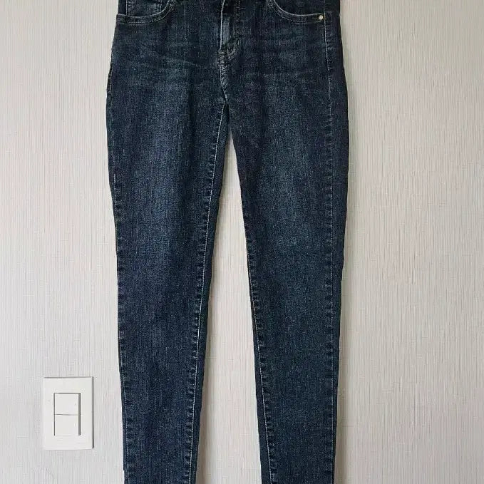 [BUNJANG] Guess Women's Skinny Jeans / 게스 청바지 여성 스키니 데님