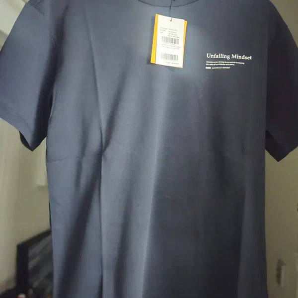 [BUNJANG] Clyde & Co. "Unfailing Mindset" Graphic T-Shirt Navy / (새상품) 정가 3.9만원 클라이드엔 프랭크스톤 반팔티 90 네이비