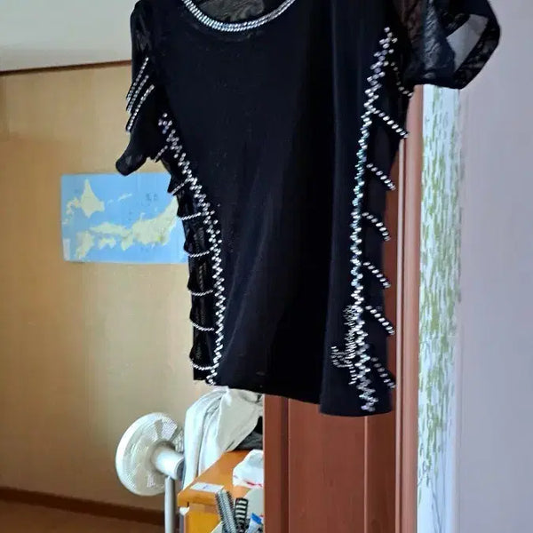 [BUNJANG] Korean Dancewear Size 55 with Rhinestone Embellishments / 국산댄스복 55