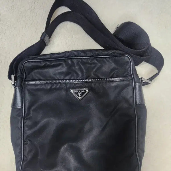 [BUNJANG] Prada Nylon Crossbody Bag Black / 프라다 나일론 크로스백 블랙