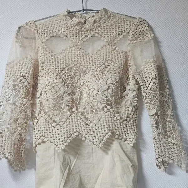 [BUNJANG] Sheer Blouse with Built-in Cups / 시스루 캡내장 블라우스