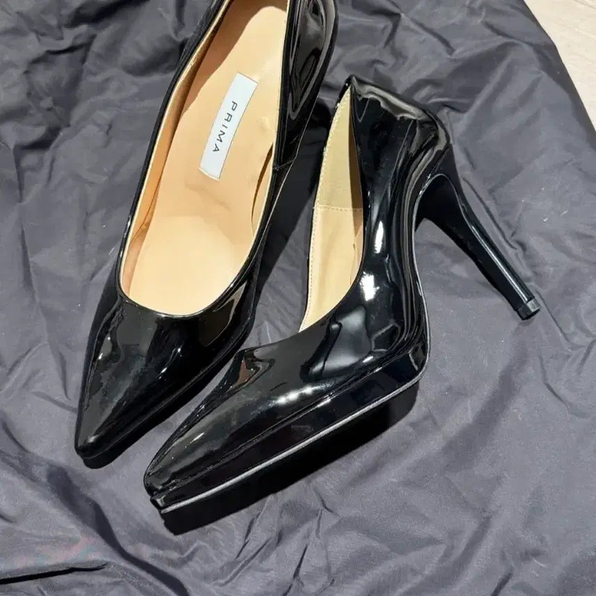 [BUNJANG] Prima Enamel Pumps Heels Black / 프리마 에나멜 펌프스 힐 블랙