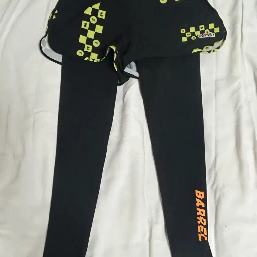 [BUNJANG] Barrel Rash Guard Set Black Yellow Check Size 80 / 배럴 래쉬가드 세트 블랙 옐로우 체크 호칭 80