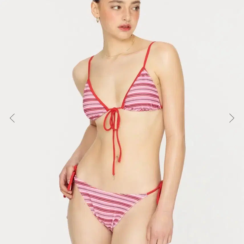 [BUNJANG] Glony Triangle Bikini Set / 글로니 TRIANGLE BIKINI SET